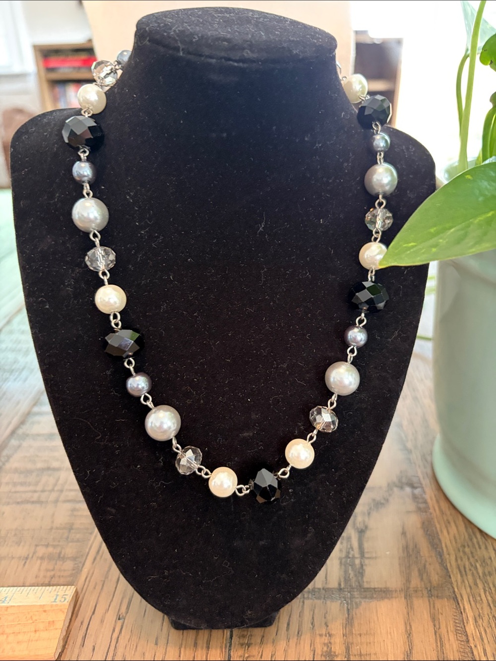 Elegant Black and Pearl Beaded Necklace